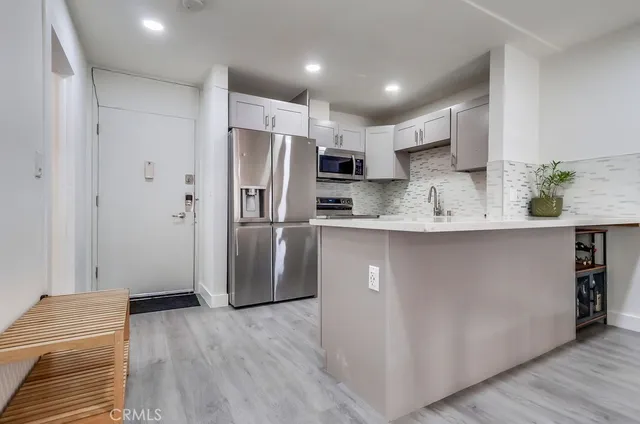 $418,888 | 425 South Kenmore Avenue, Unit 306, Los Angeles, CA 90020