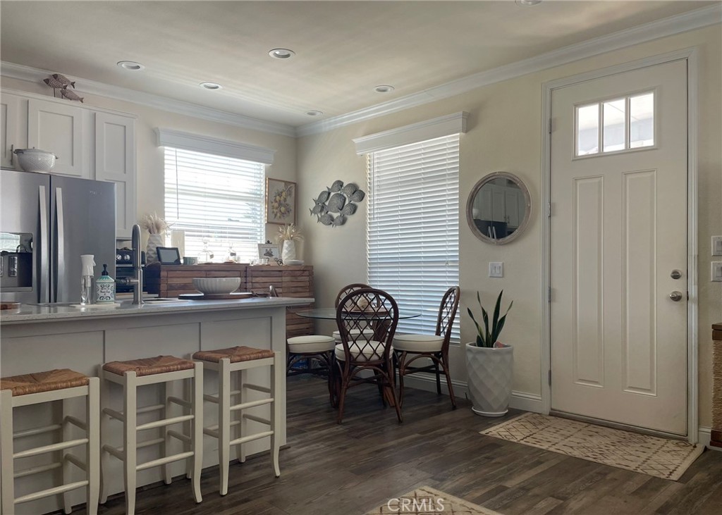 500 Atascadero Road Morro Bay, CA 93442 - Photo 13 of 45 a dining room with furniture and window