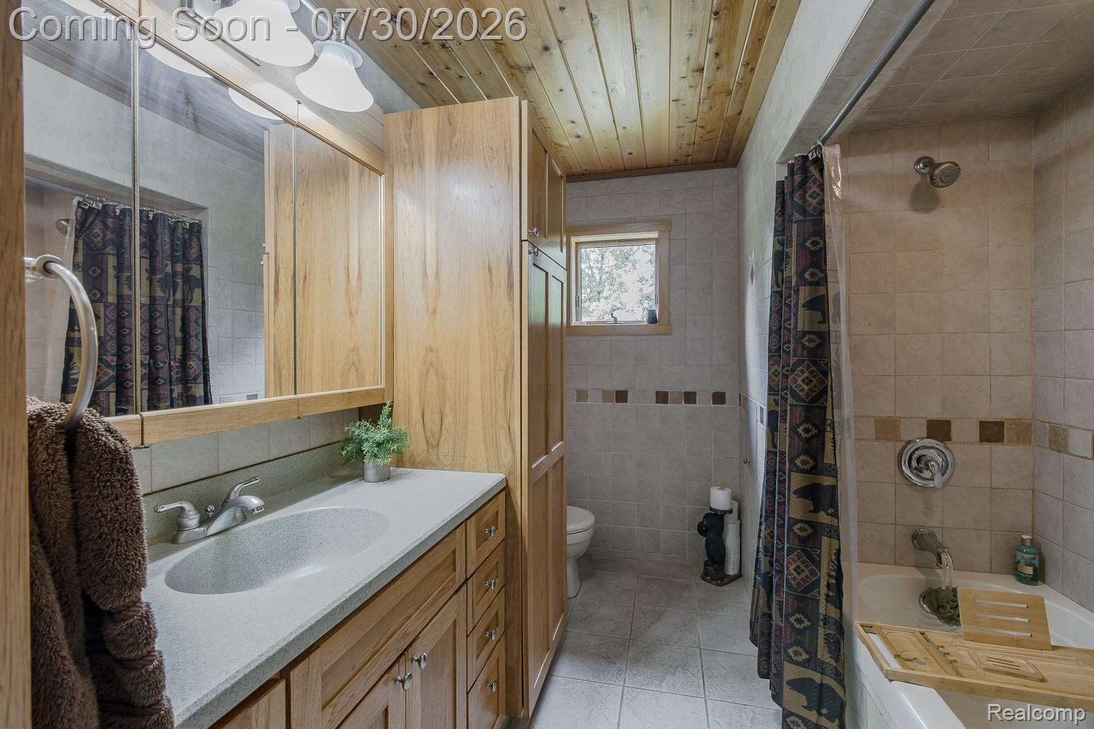 9038 Lahring Road Gaines, MI 48436 - Photo 19 of 54 9038 Lahring Rd-18.jpg