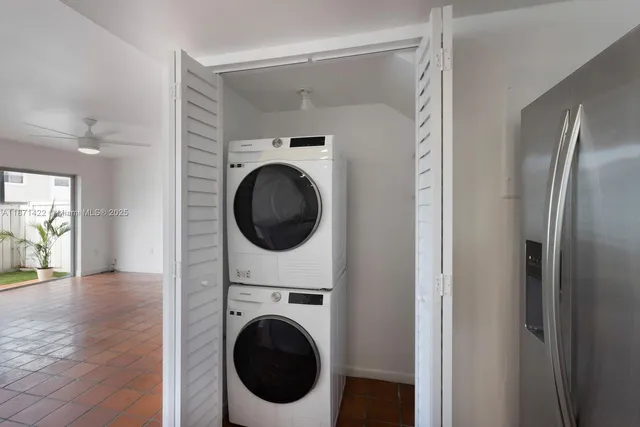 $2,700 | 6855 Southwest 45th Lane, Unit 2, Miami, FL 33155