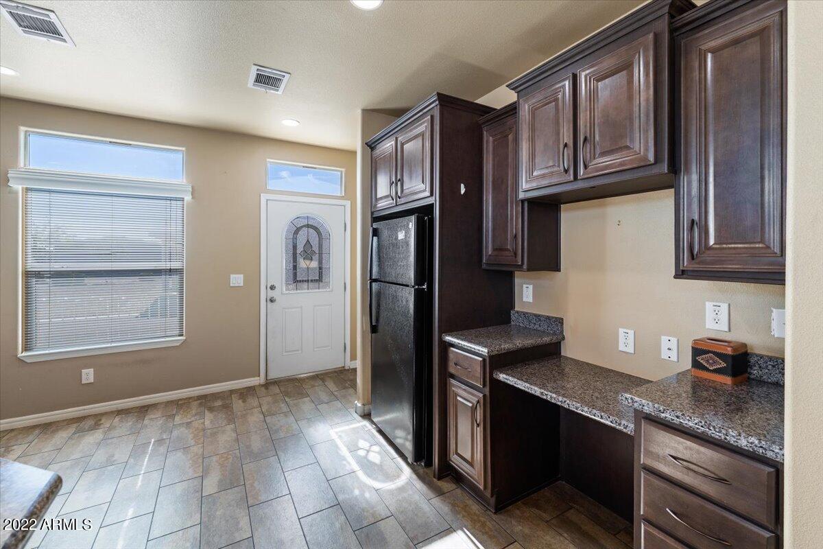 8865 East Baseline Road, Unit 338 Mesa, AZ 85209 - Photo 6 of 34 Workspace in kitchen