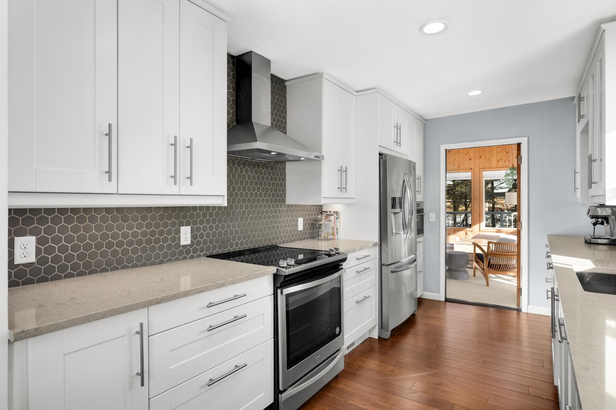 5339 Manitou Road Excelsior, MN 55331 - Photo 7 of 33