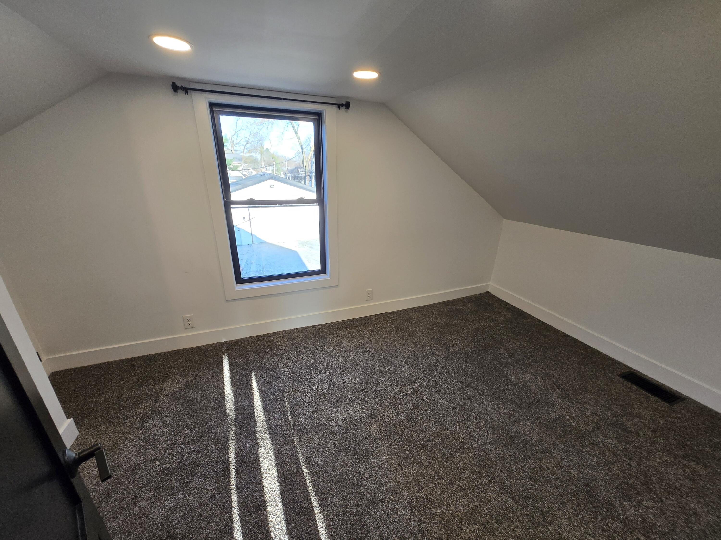 506 Locust Street Valparaiso, IN 46383 - Photo 24 of 34