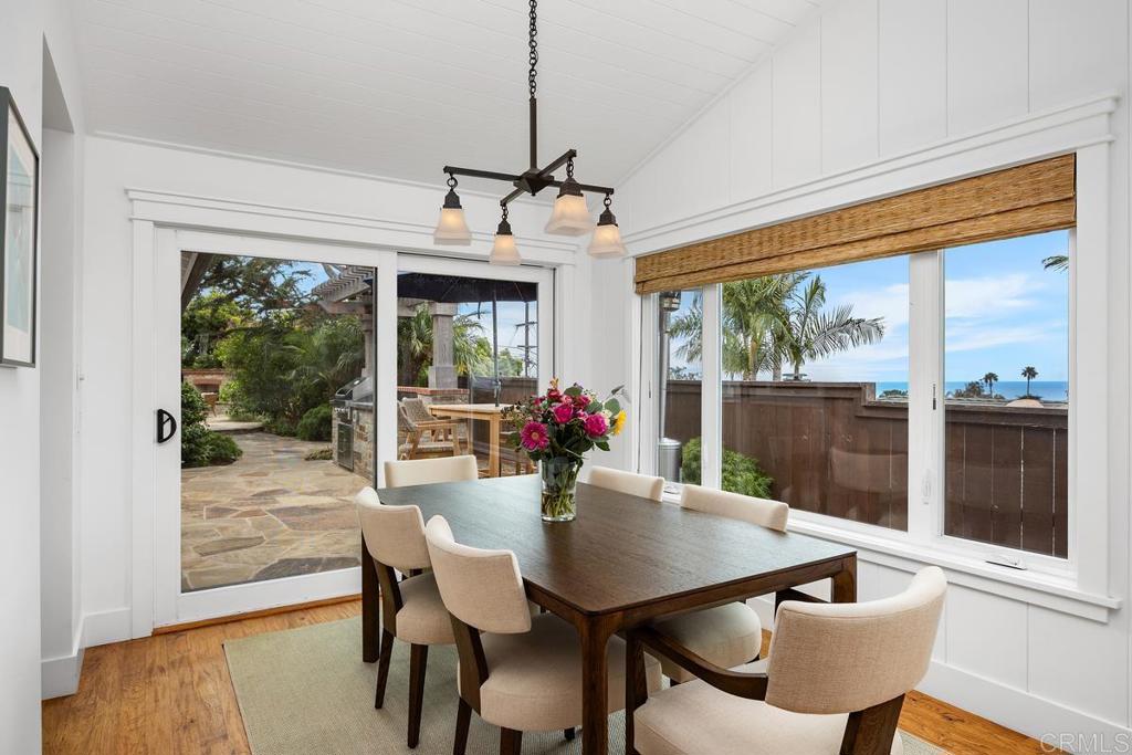 335 10th Street Del Mar, CA 92014 - Photo 8 of 27 Ocean view dining area