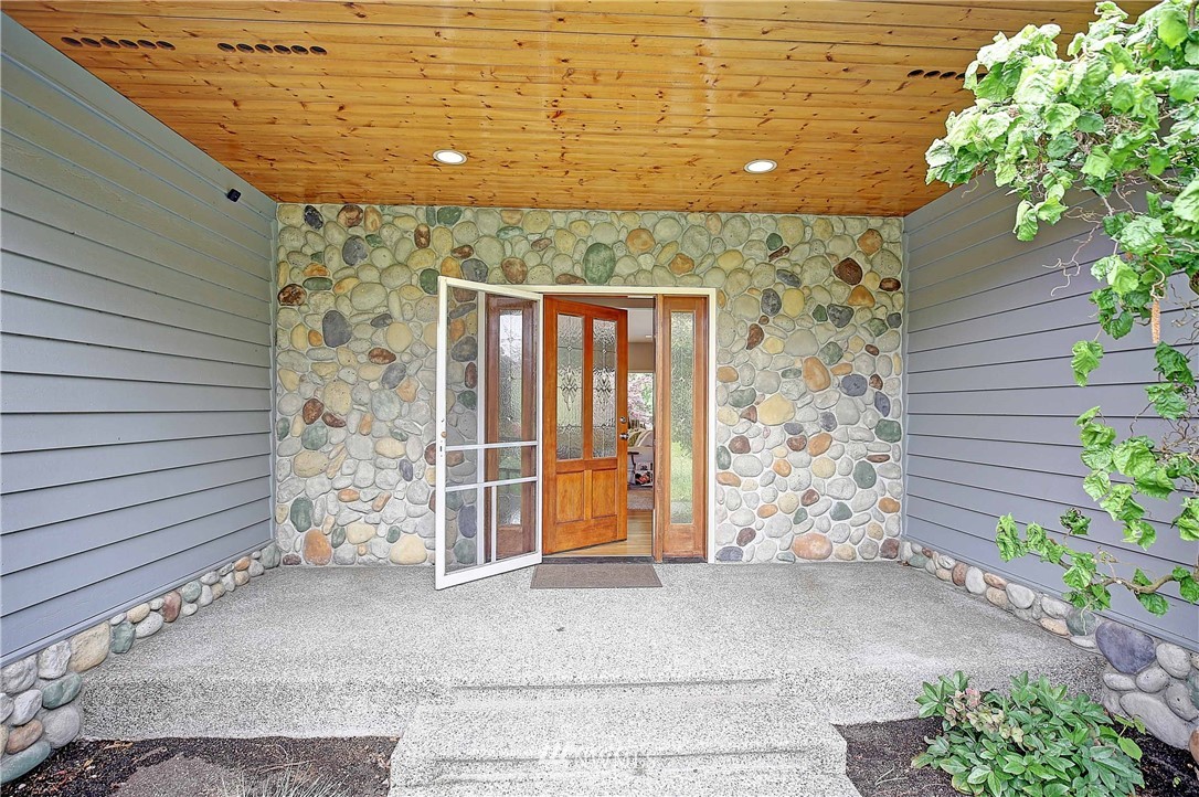 1052 Hanstad Road Camano Island, WA 98282 - Photo 8 of 25 Gallery Image 8