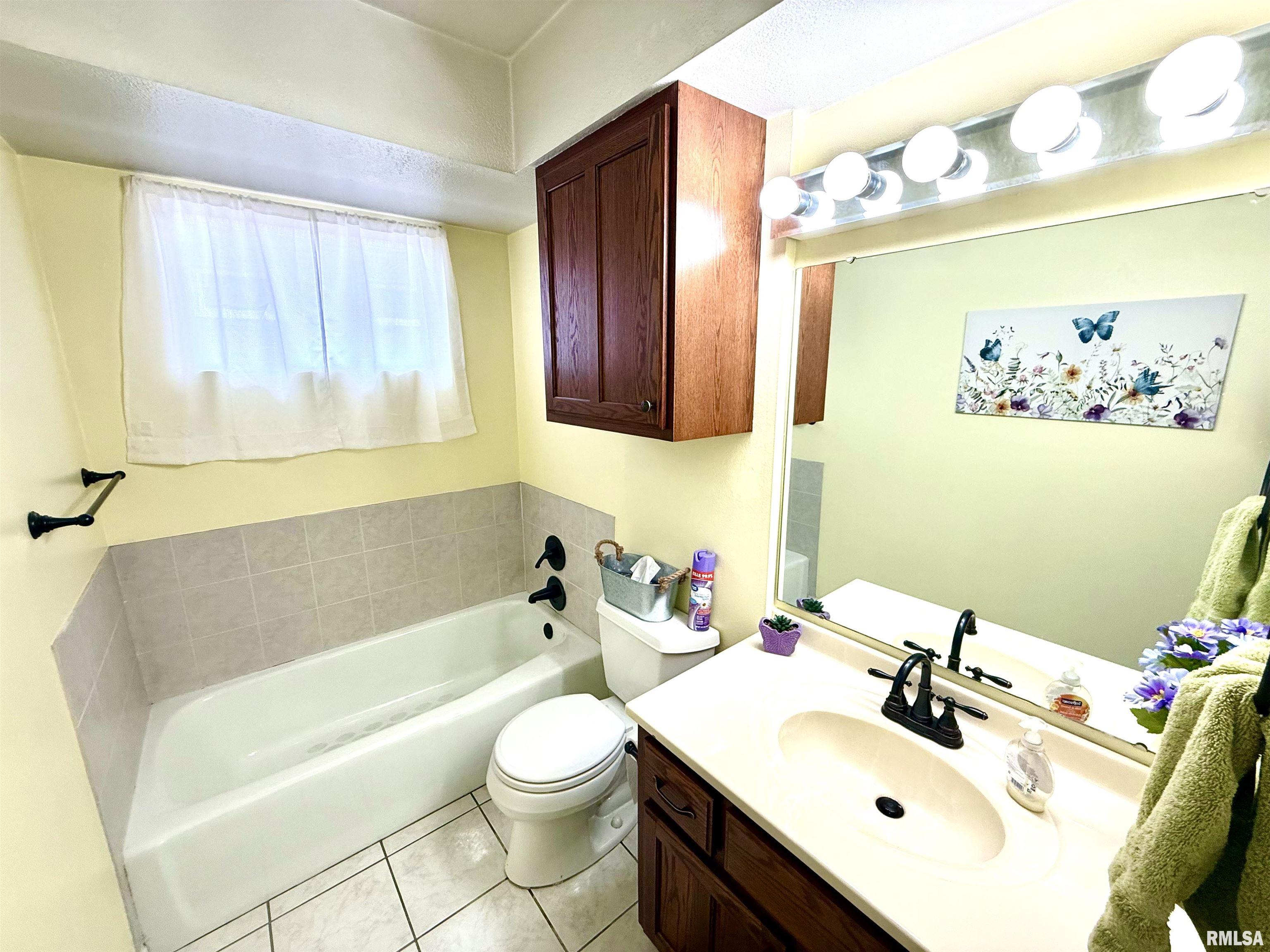 3721 35th Street, Unit 4 Moline, IL 61265 - Photo 18 of 24