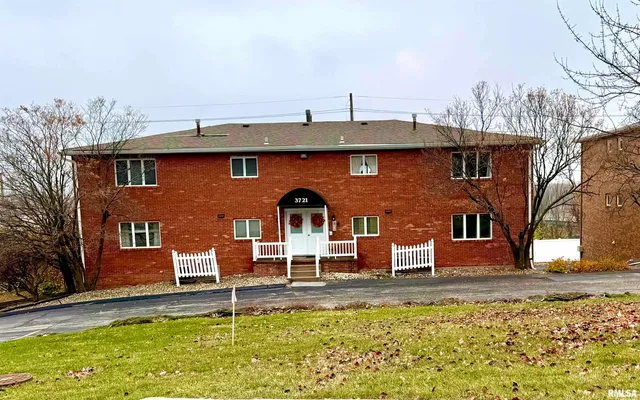 $115,900 | 3721 35th Street, Unit 4, Moline, IL 61265