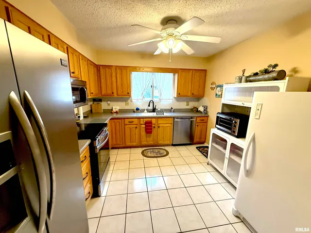$115,900 | 3721 35th Street, Unit 4, Moline, IL 61265