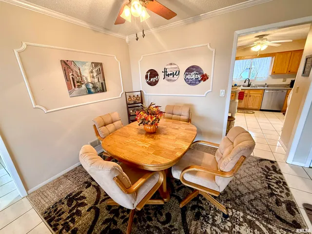 $115,900 | 3721 35th Street, Unit 4, Moline, IL 61265