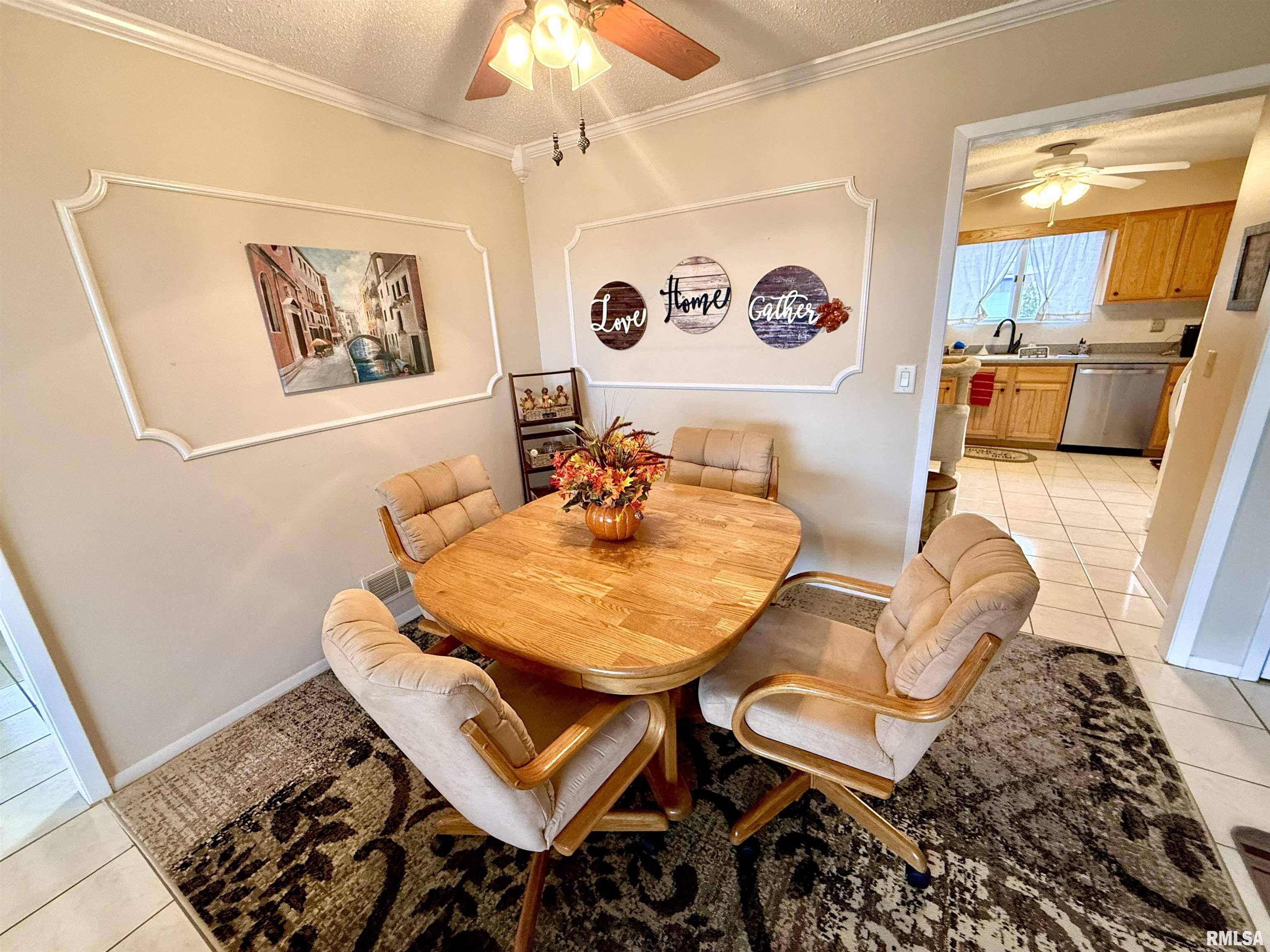 3721 35th Street, Unit 4 Moline, IL 61265 - Photo 7 of 24