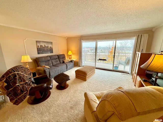 $115,900 | 3721 35th Street, Unit 4, Moline, IL 61265