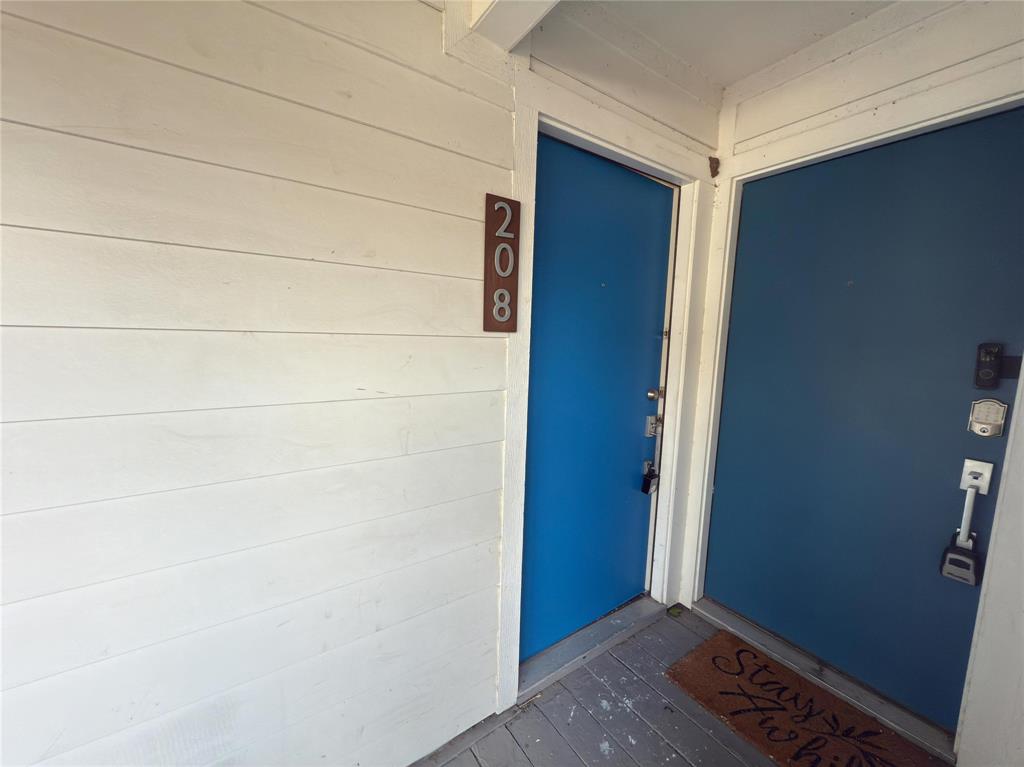 4526 Munger Avenue, Unit 208 Dallas, TX 75204 - Photo 4 of 19 a view of an empty room