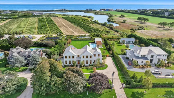 $14,695,000 | 522 Wickapogue Road, Southampton, NY 11968