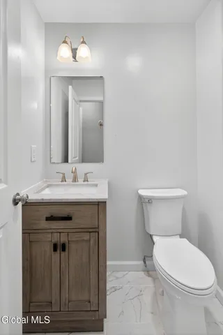 $569,900 | 3 Chestnut Hill Road North, Colonie, NY 12211