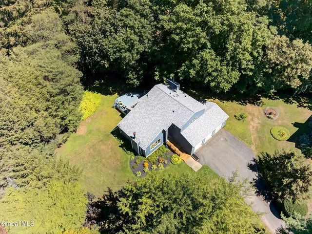 $569,900 | 3 Chestnut Hill Road North, Colonie, NY 12211