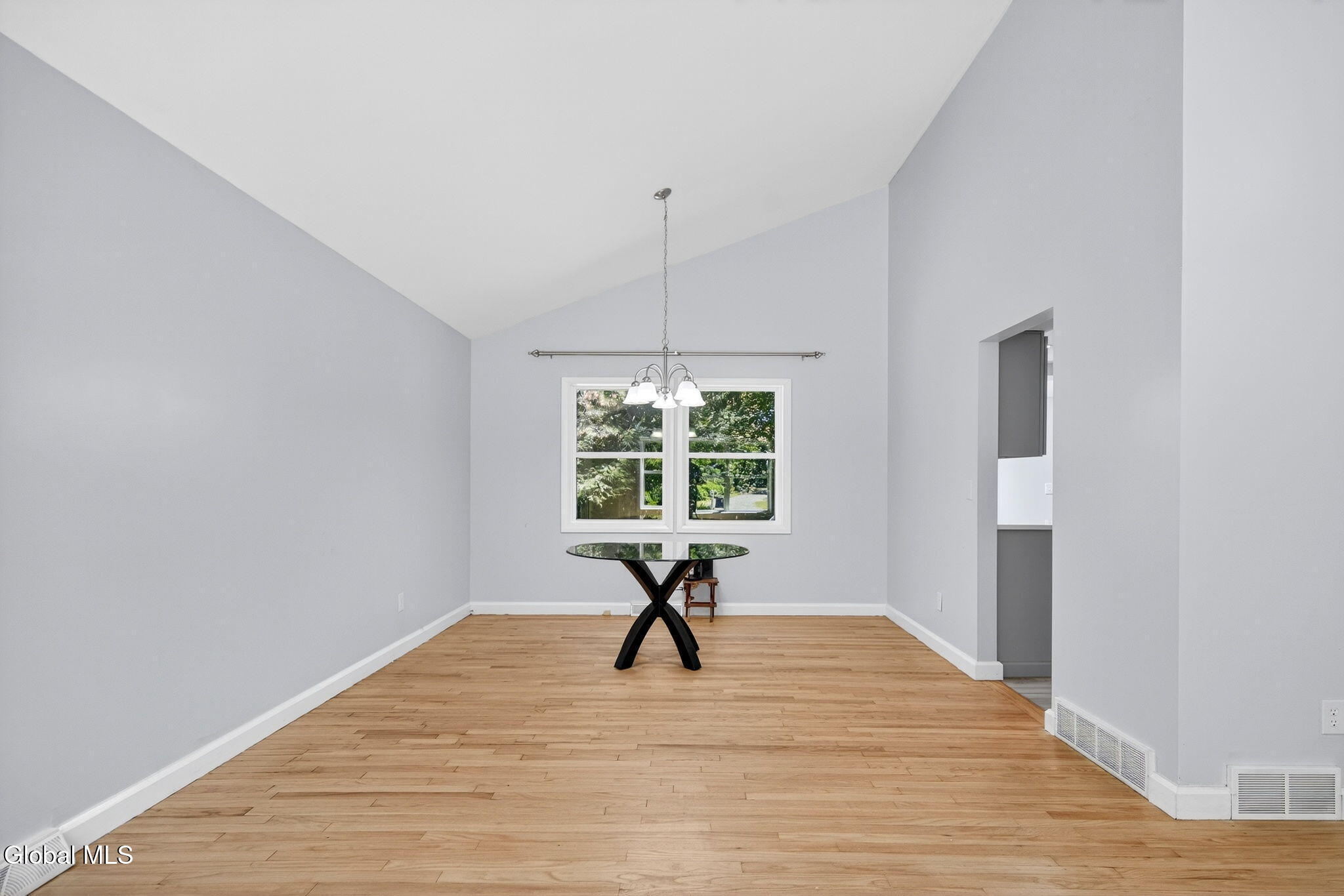 3 Chestnut Hill Road North Colonie, NY 12211 - Photo 4 of 33 3-web-or-mls-007_DSC03582