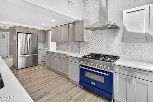 $569,900 | 3 Chestnut Hill Road North, Colonie, NY 12211