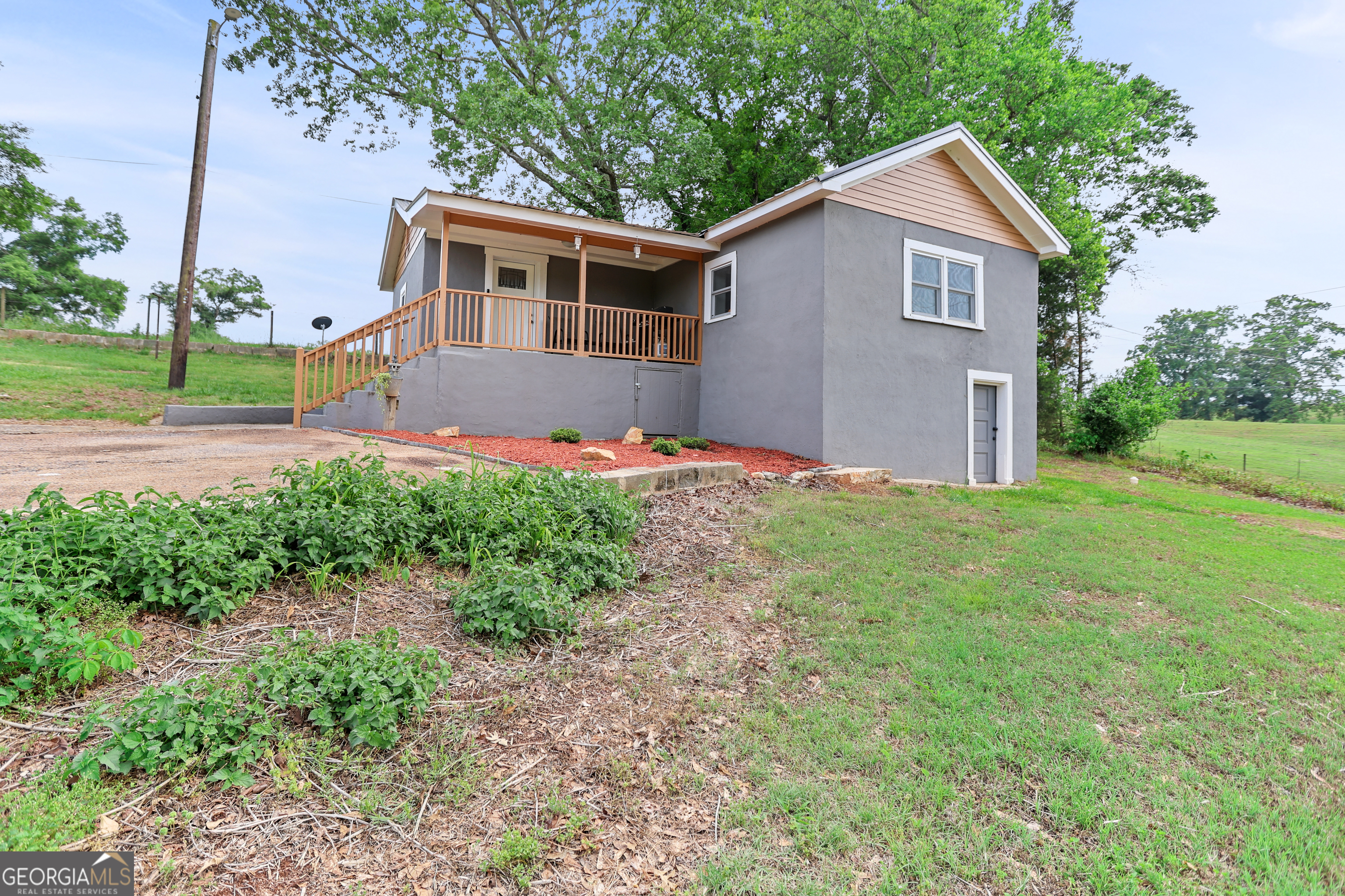 6033 Whitesville Road West Point, GA 31833 - Photo 2 of 32