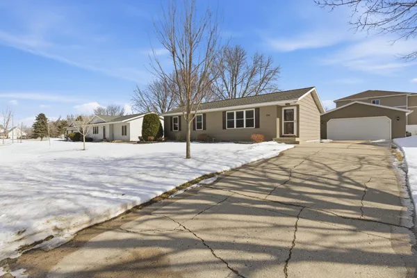 $295,000 | 1308 27th Street Northwest, Willmar, MN 56201