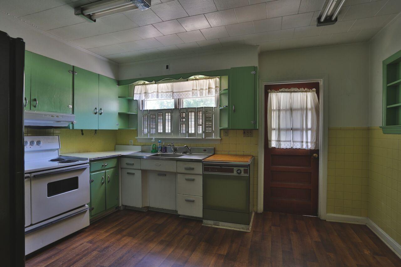 111 North Long Drive Rockingham, NC 28379 - Photo 18 of 28 1O8A2614_preview