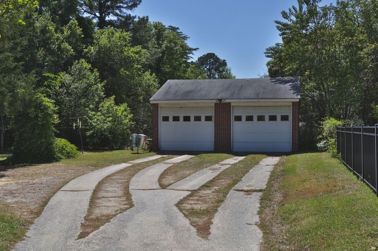 111 North Long Drive Rockingham, NC 28379 - Photo 4 of 28 1O8A2554_preview