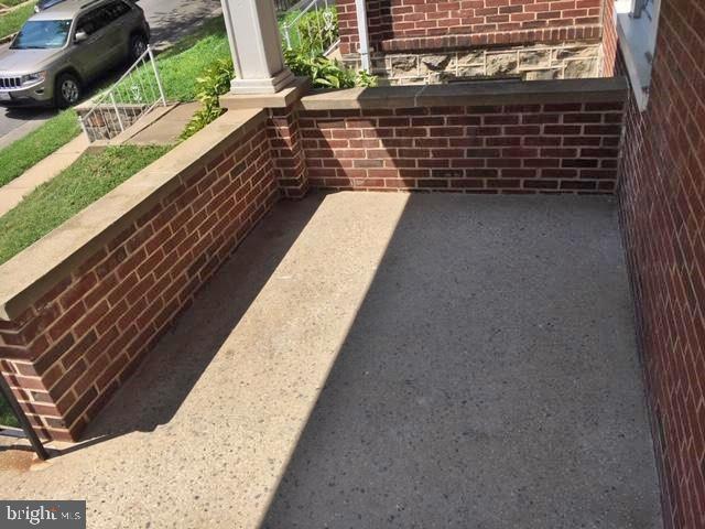 371 Marydell Road Baltimore, MD 21229 - Photo 2 of 22