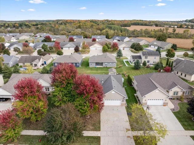 $449,900 | 744 Ojibwe Path, Kewaskum, WI 53040