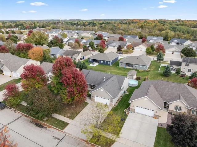 $449,900 | 744 Ojibwe Path, Kewaskum, WI 53040