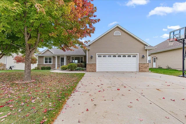 $449,900 | 744 Ojibwe Path, Kewaskum, WI 53040