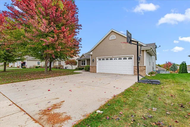 $449,900 | 744 Ojibwe Path, Kewaskum, WI 53040