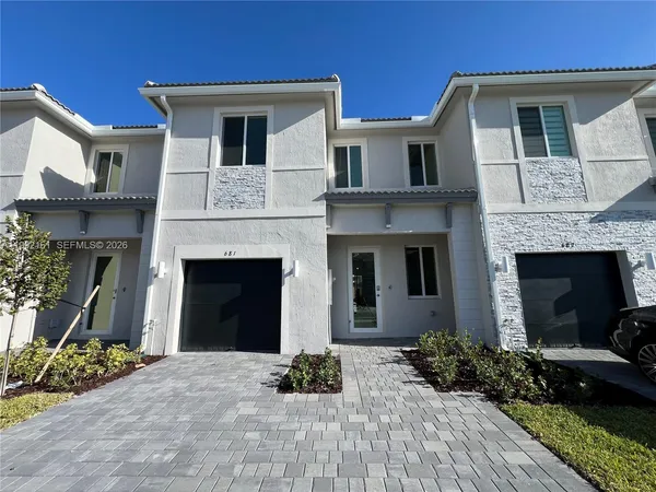 $2,600 | 680 Southeast 13th Court, Homestead, FL 33034