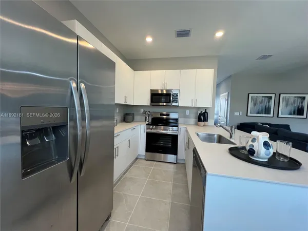 $2,600 | 680 Southeast 13th Court, Homestead, FL 33034