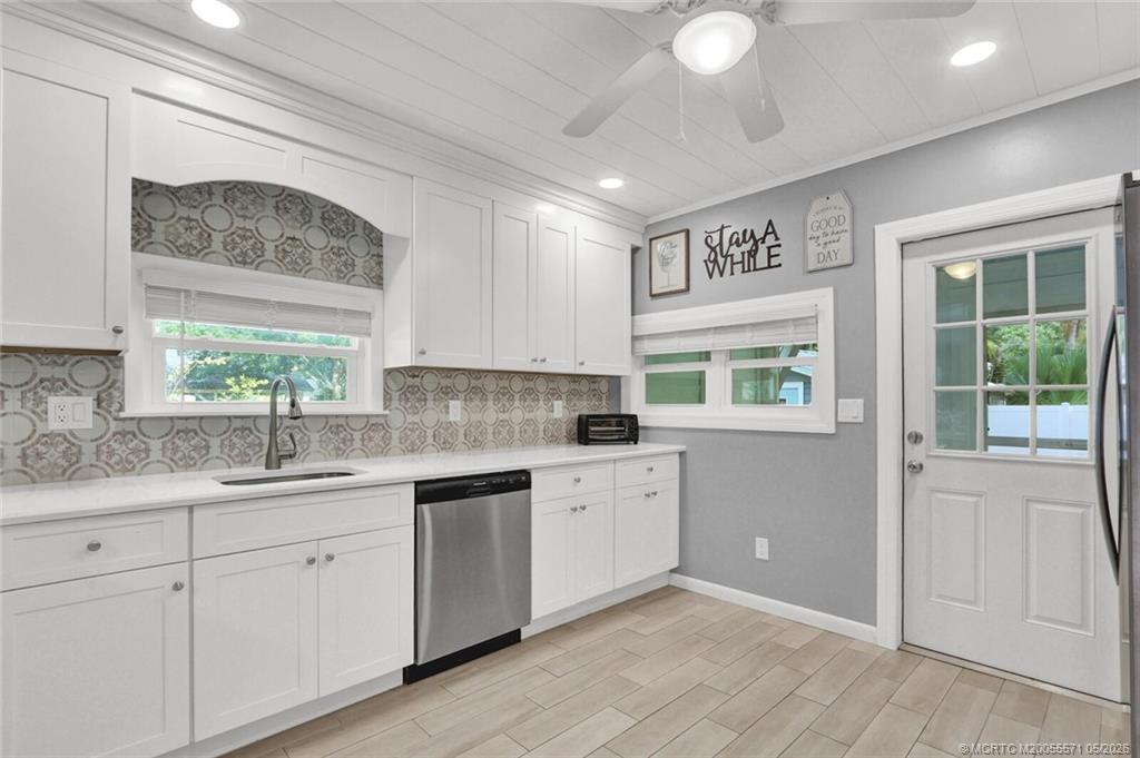 542 Southwest Halpatiokee Street Stuart, FL 34994 - Photo 11 of 33