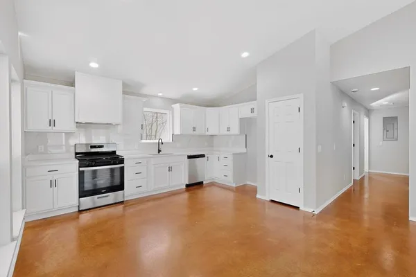 $1,950 | 1471 West Kaufman Street, Paris, TX 75460