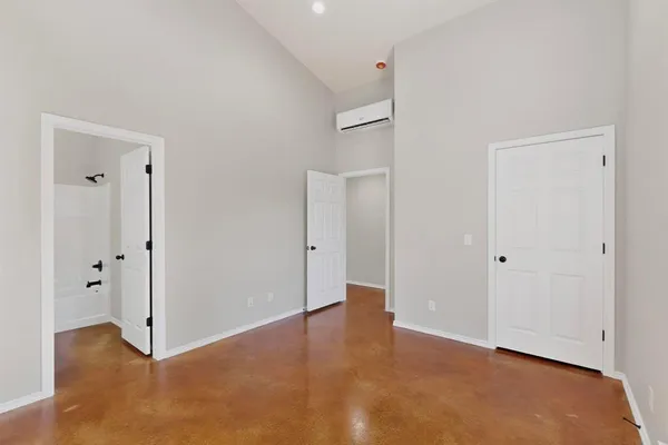 $1,950 | 1471 West Kaufman Street, Paris, TX 75460