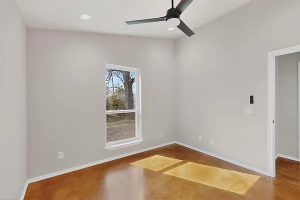 $1,950 | 1471 West Kaufman Street, Paris, TX 75460