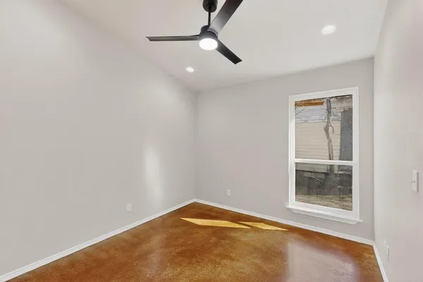 $1,950 | 1471 West Kaufman Street, Paris, TX 75460