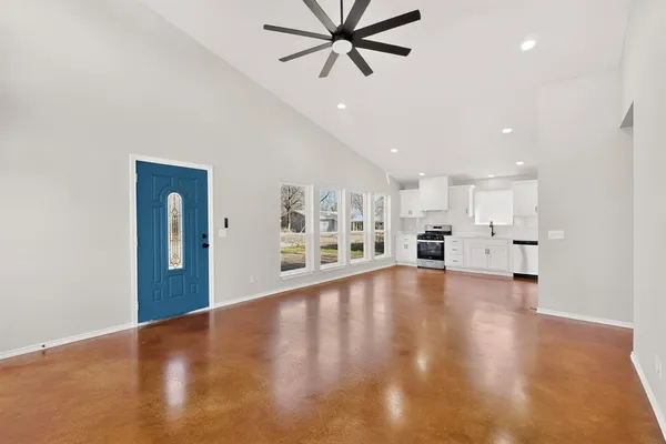$1,950 | 1471 West Kaufman Street, Paris, TX 75460