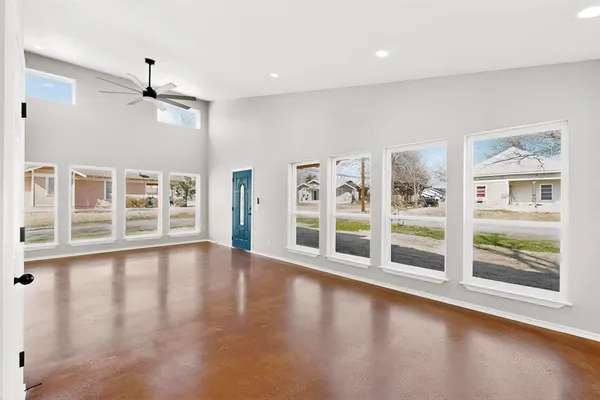 $1,950 | 1471 West Kaufman Street, Paris, TX 75460