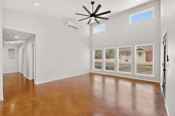 $1,950 | 1471 West Kaufman Street, Paris, TX 75460