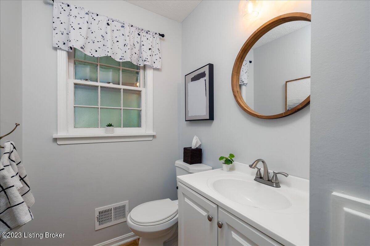 5911 Apache Road Louisville, KY 40207 - Photo 32 of 57 5911 Apache Rd