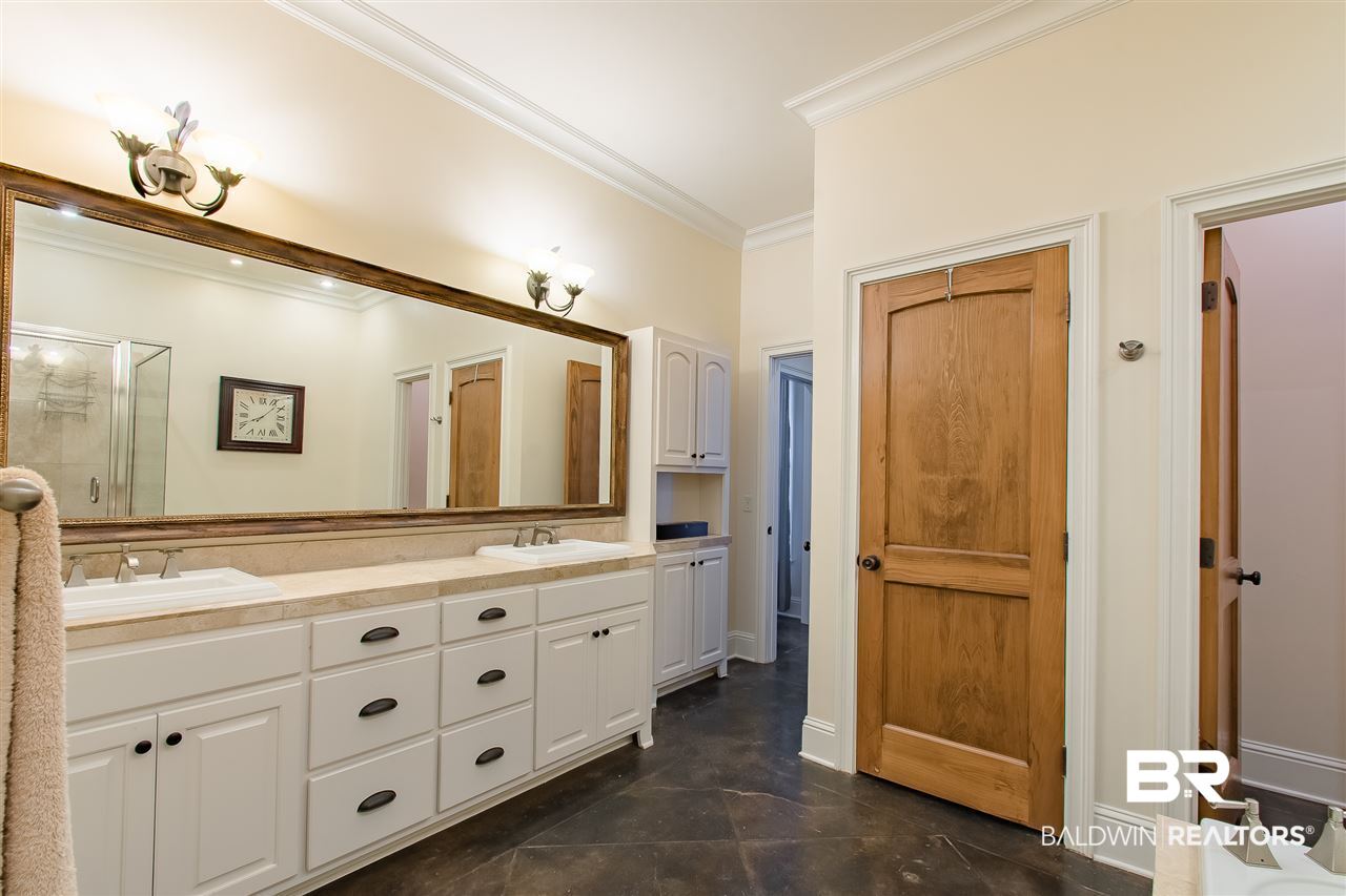 34 Viale Bellezza Fairhope, AL 36532 - Photo 26 of 42 Master bath laundry close