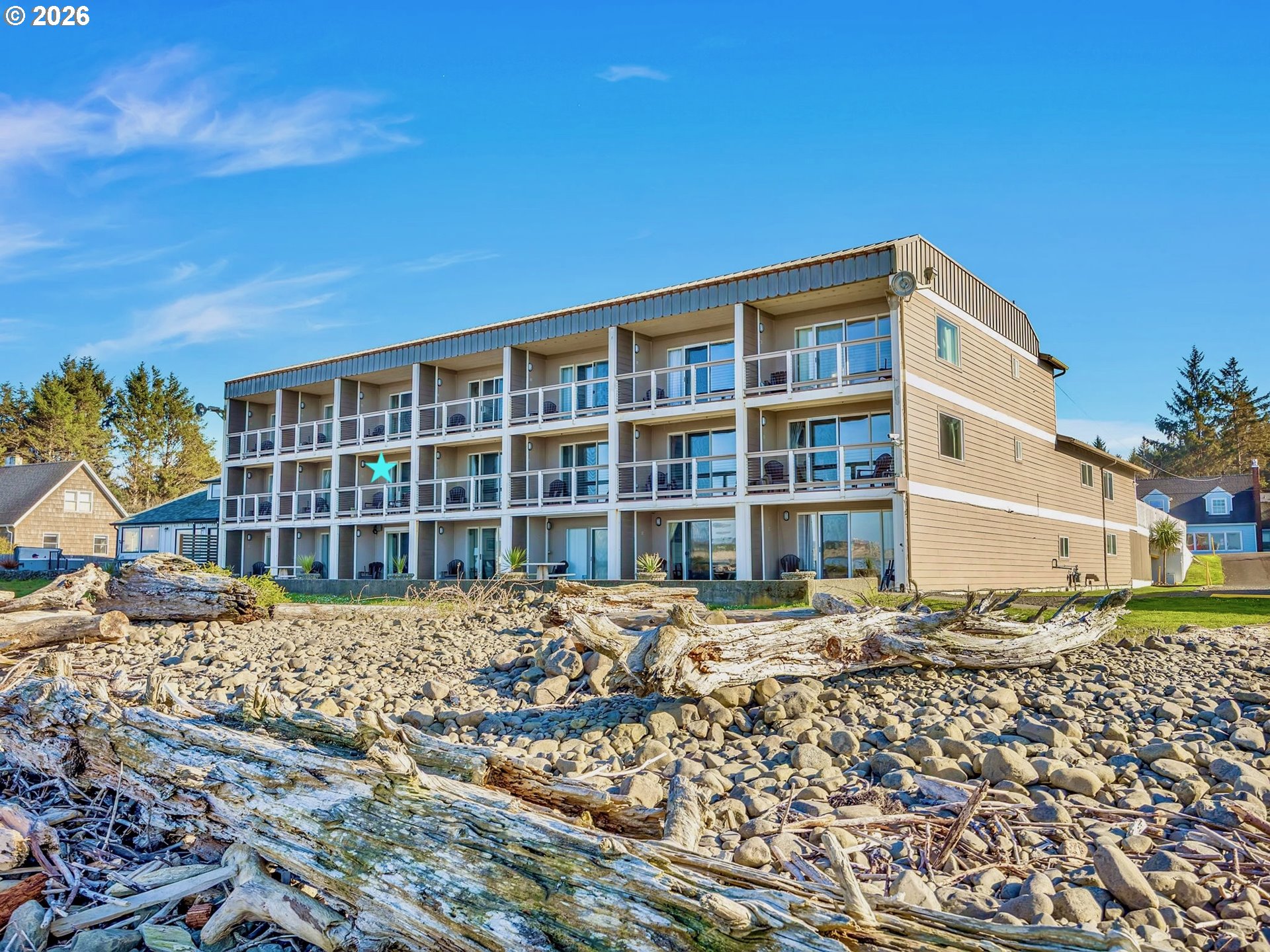 3140 Sunset Boulevard, Unit 36 Seaside, OR 97138 - Photo 32 of 41 a front view of a building