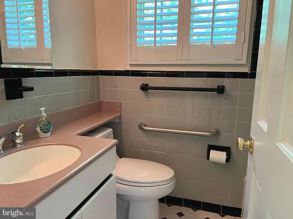 $1,350,000 | 6907 Wilson Lane, Bethesda, MD 20817
