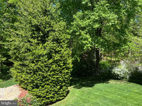 $1,350,000 | 6907 Wilson Lane, Bethesda, MD 20817