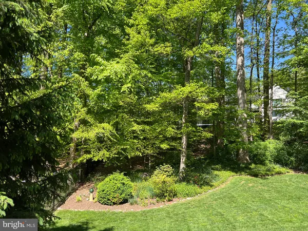 $1,350,000 | 6907 Wilson Lane, Bethesda, MD 20817