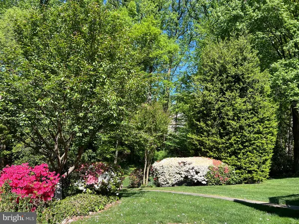 $1,350,000 | 6907 Wilson Lane, Bethesda, MD 20817