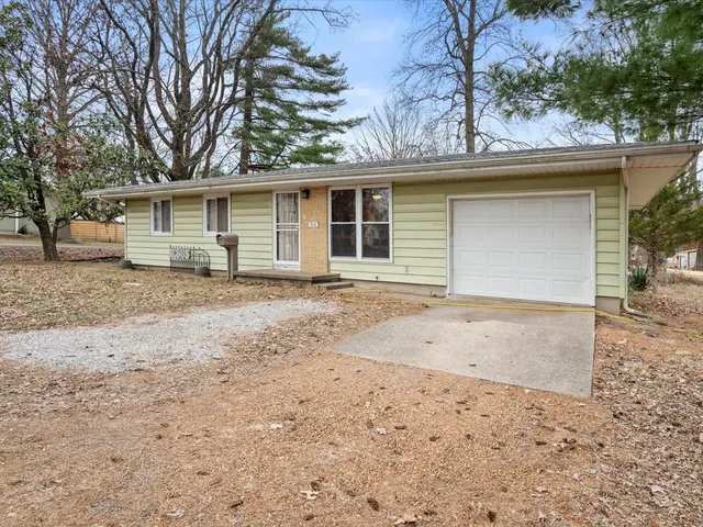 $105,000 | 520 South 6th Street, Herrin, IL 62948