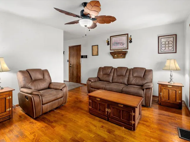 $105,000 | 520 South 6th Street, Herrin, IL 62948