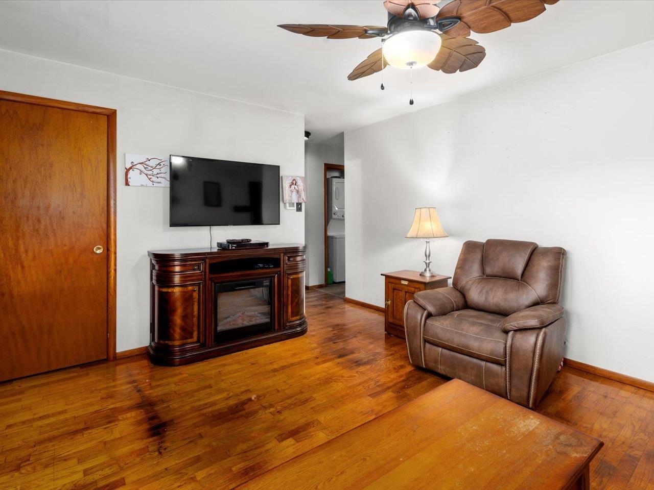 520 South 6th Street Herrin, IL 62948 - Photo 9 of 14 a living room with furniture and a flat screen tv